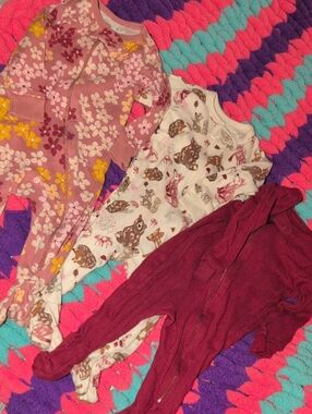 Set Of 3 Baby Member's Mark Cotton Footie Sleepers Pink, Cream & Maroon Size 6M